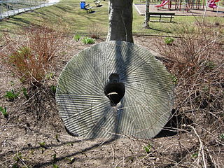 http://upload.wikimedia.org/wikipedia/commons/thumb/6/65/Greenwich_CT_millstone.JPG/320px-Greenwich_CT_millstone.JPG