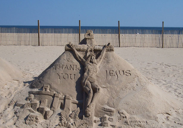 http://www.publicdomainpictures.net/view-image.php?image=8297&picture=thank-you-jesus-sand-sculpture