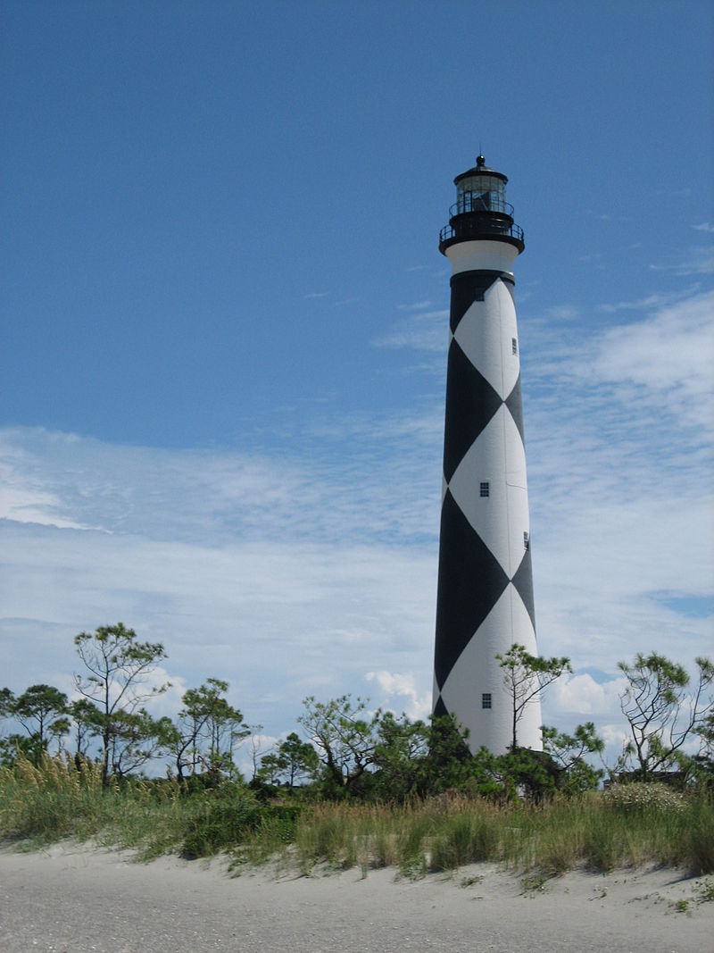 https://en.wikipedia.org/wiki/Cape_Lookout_Lighthouse#/media/File:Cape_Lookout_Lighthouse.jpg