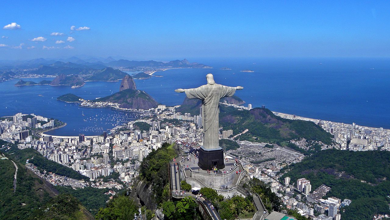 https://en.wikipedia.org/wiki/Christ_the_Redeemer_(statue)#/media/File:Christ_on_Corcovado_mountain.JPG