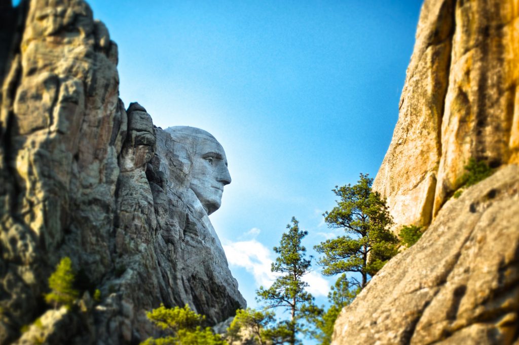 http://www.publicdomainpictures.net/view-image.php?image=87891&picture=mount-rushmore-profile
