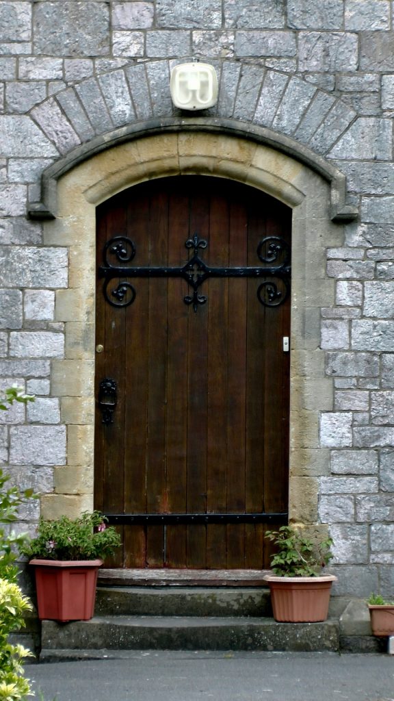 http://www.publicdomainpictures.net/view-image.php?image=120506&picture=church-residence-door