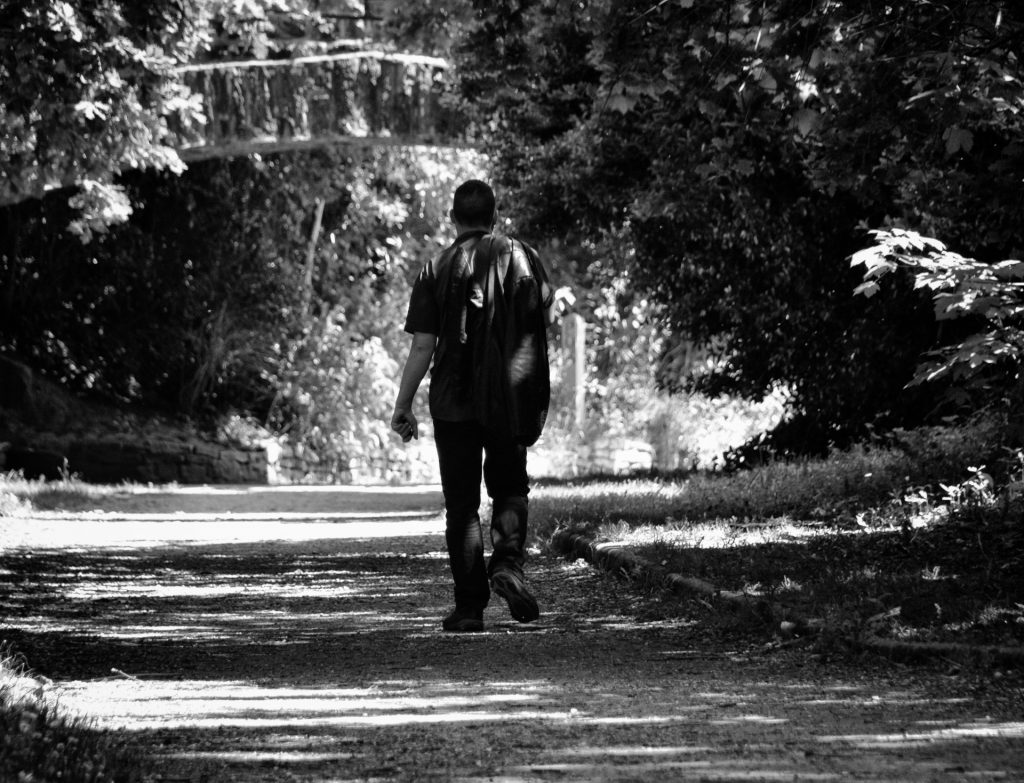 http://www.publicdomainpictures.net/view-image.php?image=203331&picture=lonely-walk