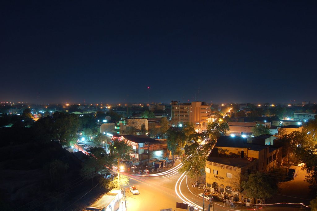https://en.wikipedia.org/wiki/Niger#/media/File:Niamey_night.jpg